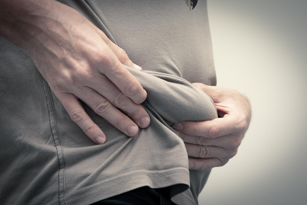 Where Is Hiatal Hernia Pain Located on a Woman? A Complete Guide